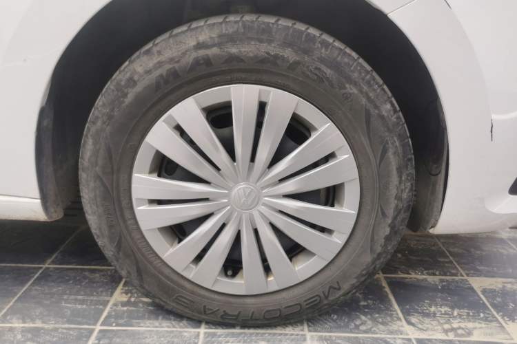 Used Volkswagen Santana 2021 1.5L Manual Fashion Edition Right Front Wheel Hub