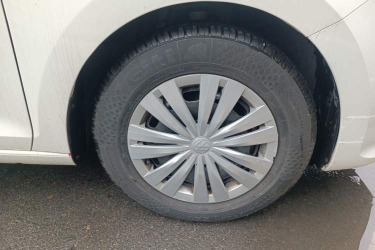Used Volkswagen Santana 2021 1.5L Manual Fashion Edition Right Front Wheel Hub