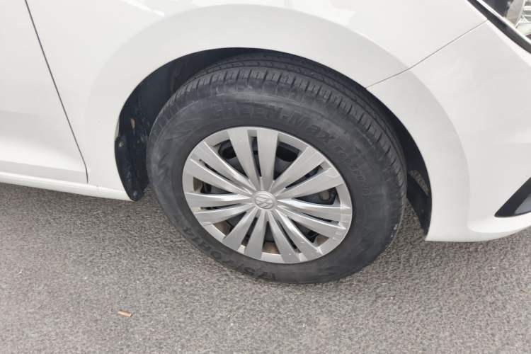 Used Volkswagen Santana 2021 1.5L Automatic Fashion Edition Right Front Wheel Hub