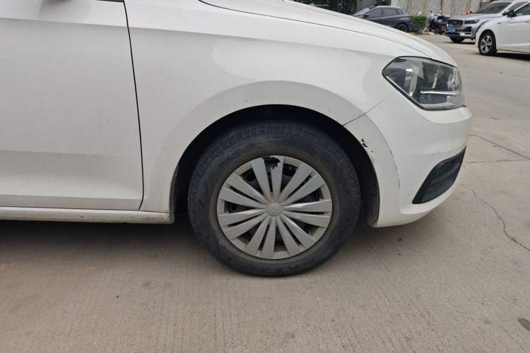 Used Volkswagen Santana 2021 1.5L Manual Fashion Edition Right Front Wheel Hub
