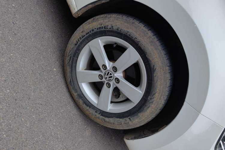 Used Volkswagen Santana 2021 1.5L Manual Fashion Edition Right Front Wheel Hub