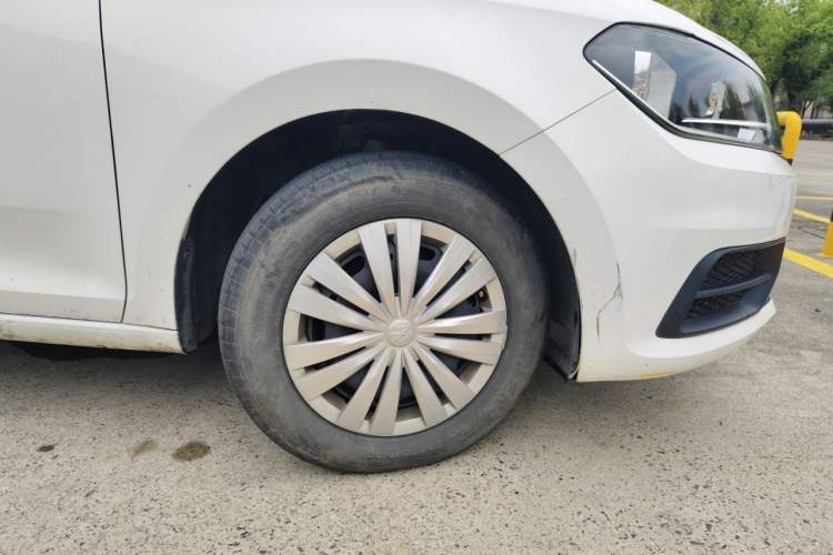 Used Volkswagen Santana 2021 1.5L Manual Fashion Edition Right Front Wheel Hub