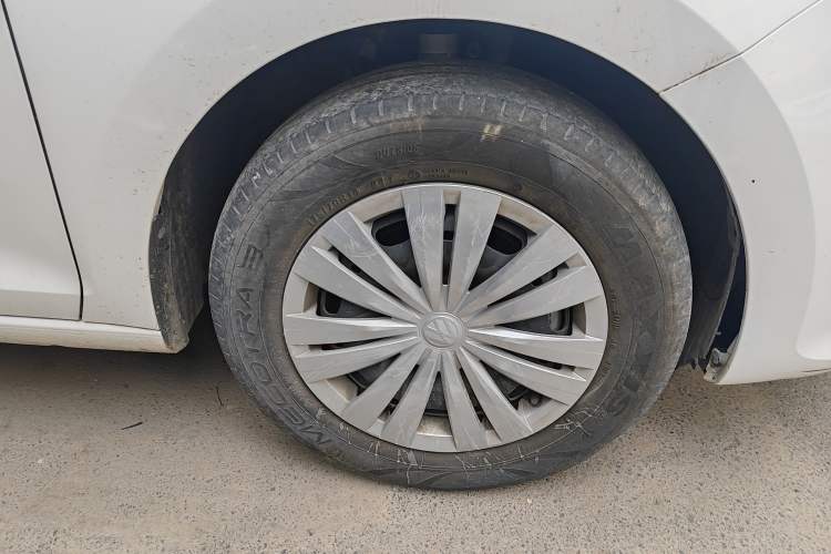 Used Volkswagen Santana 2021 1.5L Automatic Fashion Edition Right Front Wheel Hub