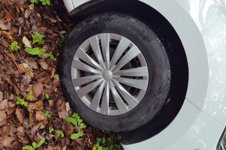 Used Volkswagen Santana 2021 1.5L Manual Fashion Edition Right Front Wheel Hub