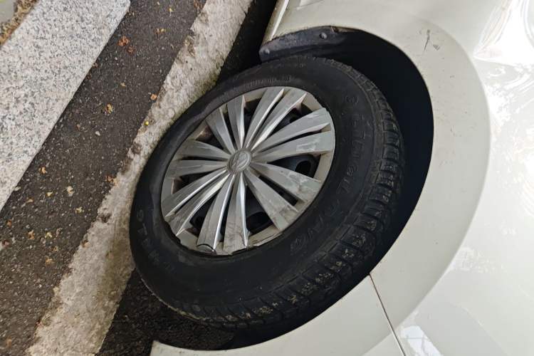 Used Volkswagen Santana 2021 1.5L Automatic Fashion Edition Right Front Wheel Hub