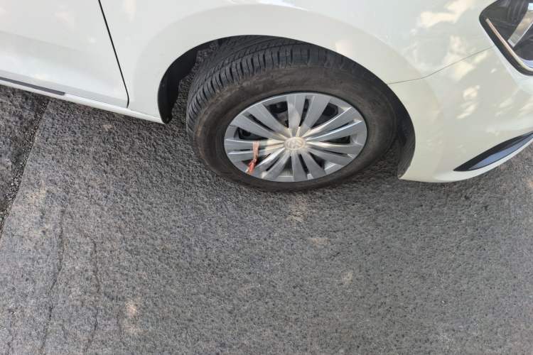 Used Volkswagen Santana 2021 1.5L Manual Fashion Edition Right Front Wheel Hub
