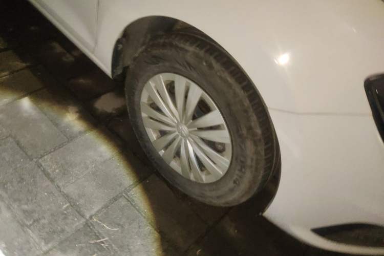 Used Volkswagen Santana 2021 1.5L Manual Fashion Edition Right Front Wheel Hub
