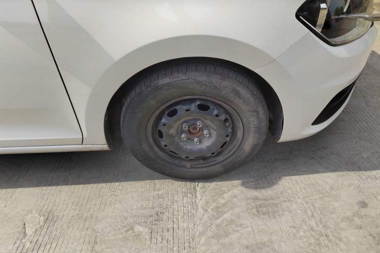 Used Volkswagen Santana 2021 1.5L Automatic Fashion Edition Right Front Wheel Hub