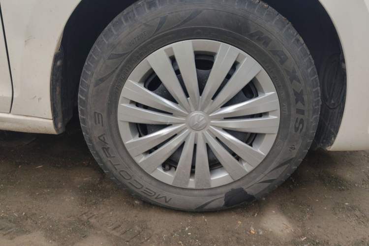 Used Volkswagen Santana 2021 1.5L Manual Fashion Edition Right Front Wheel Hub