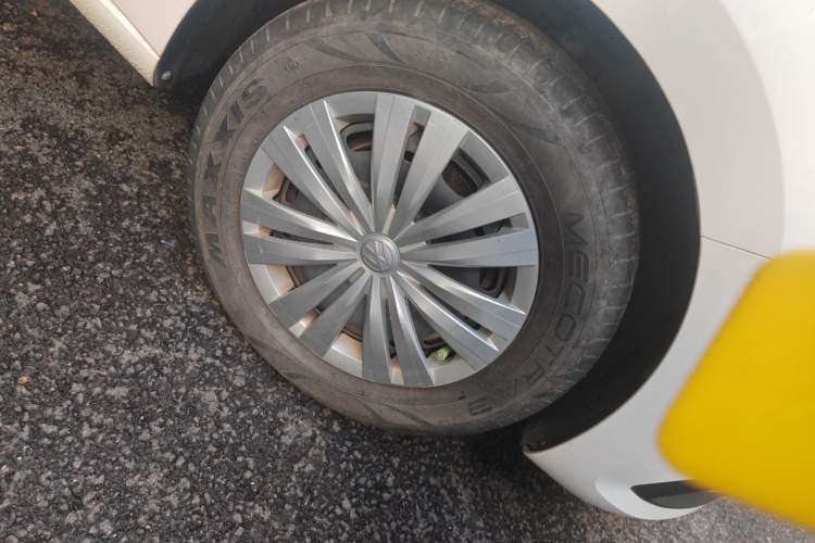 Used Volkswagen Santana 2021 1.5L Manual Fashion Edition Right Front Wheel Hub
