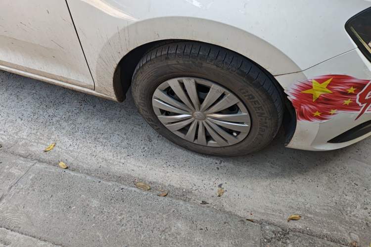 Used Volkswagen Santana 2021 1.5L Manual Fashion Edition Right Front Wheel Hub