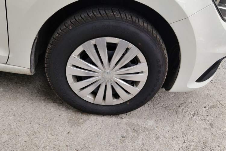 Used Volkswagen Santana 2021 1.5L Manual Fashion Edition Right Front Wheel Hub
