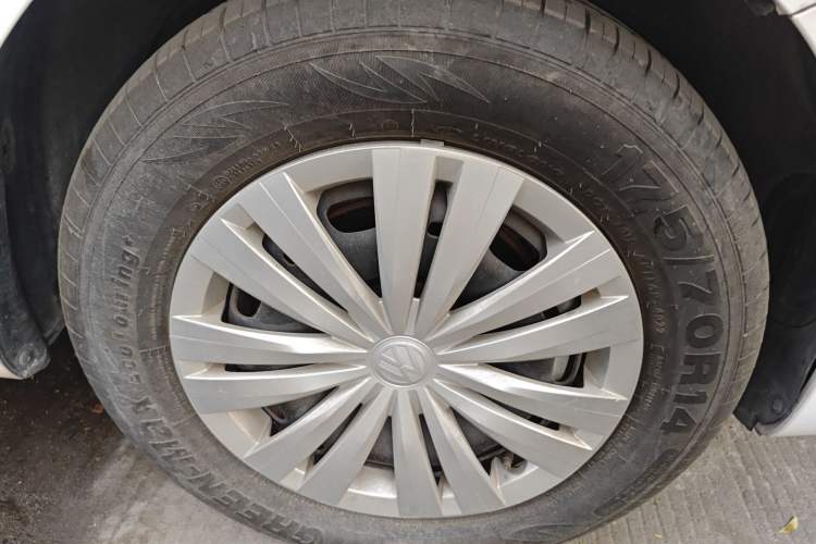 Used Volkswagen Santana 2021 1.5L Manual Fashion Edition Right Front Wheel Hub