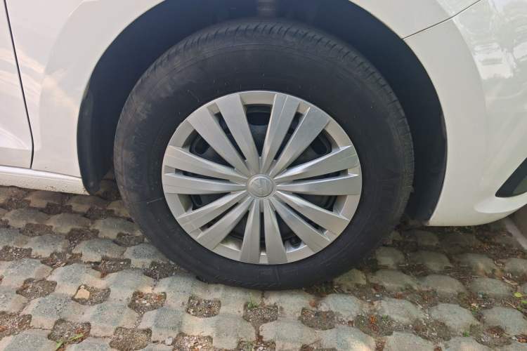 Used Volkswagen Santana 2021 1.5L Automatic Fashion Edition Right Front Wheel Hub
