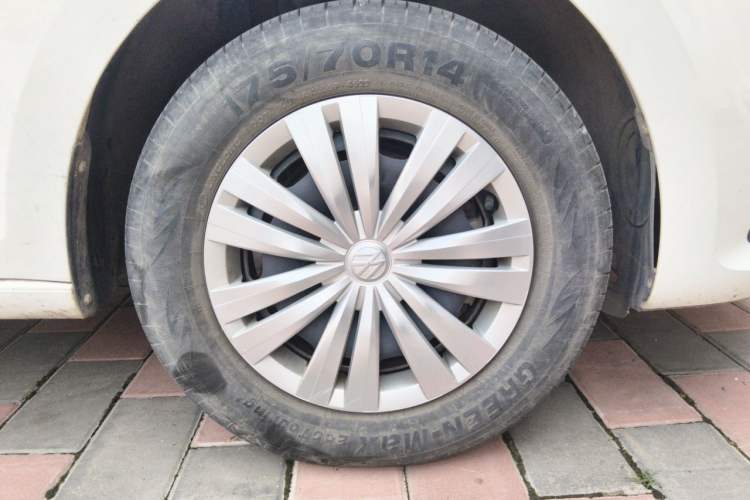 Used Volkswagen Santana 2021 1.5L Manual Fashion Edition Right Front Wheel Hub