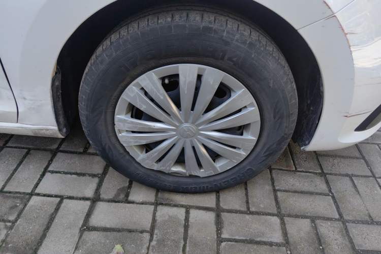 Used Volkswagen Santana 2021 1.5L Automatic Fashion Edition Right Front Wheel Hub