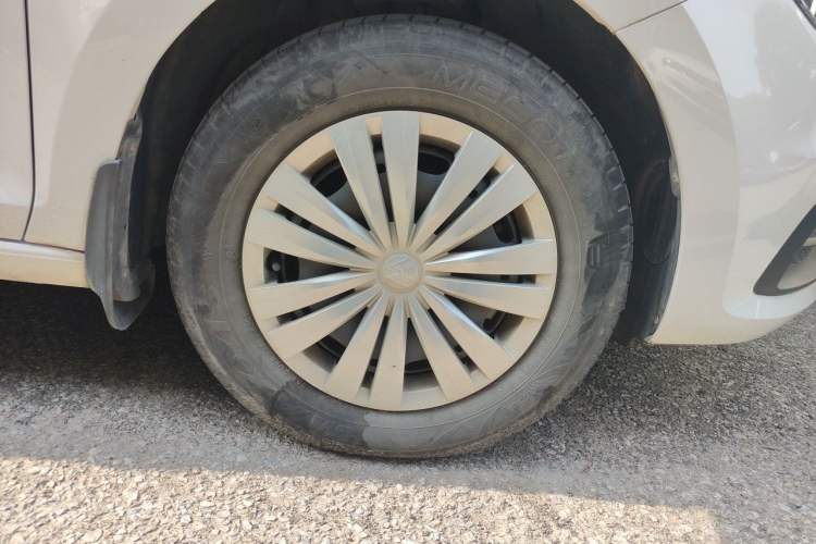 Used Volkswagen Santana 2021 1.5L Manual Fashion Edition Right Front Wheel Hub