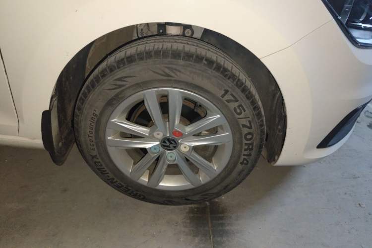 Used Volkswagen Santana 2021 1.5L Manual Fashion Edition Right Front Wheel Hub