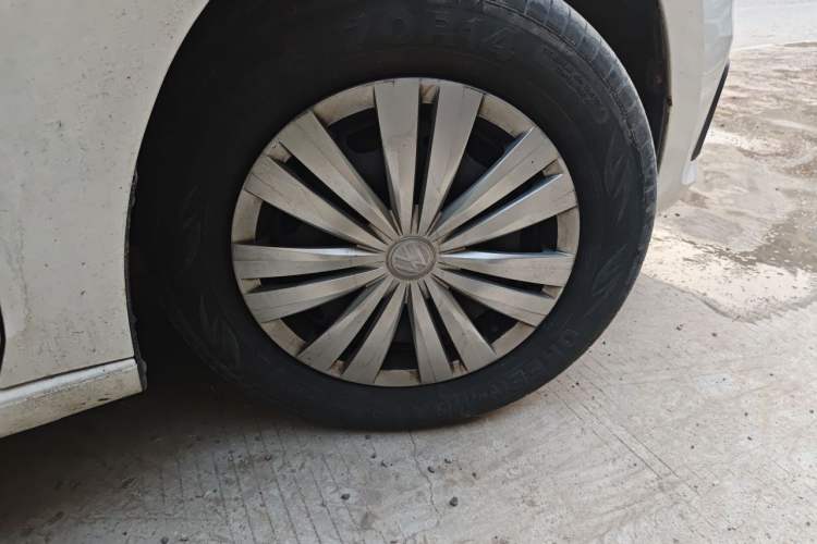 Used Volkswagen Santana 2021 1.5L Manual Fashion Edition Right Front Wheel Hub