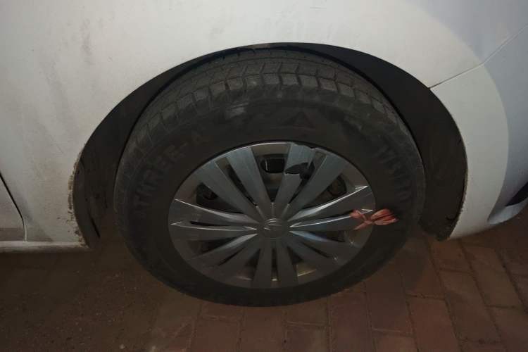 Used Volkswagen Santana 2021 1.5L Manual Fashion Edition Right Front Wheel Hub