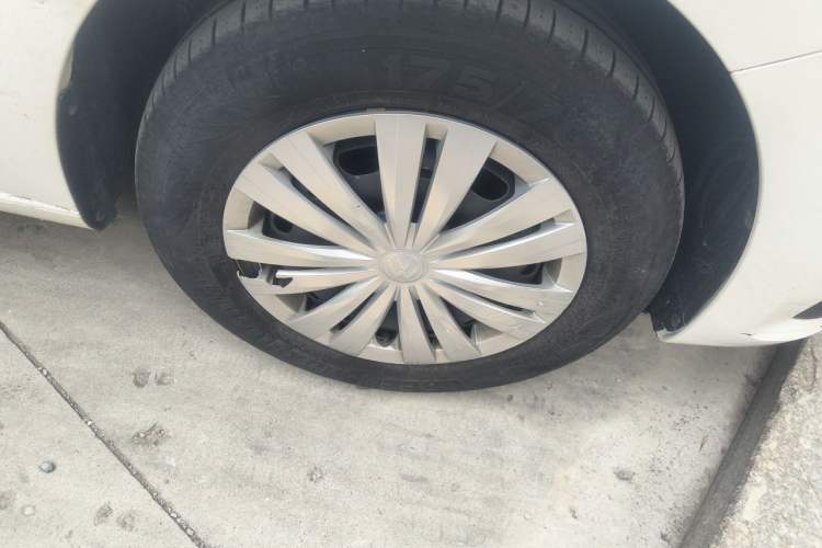 Used Volkswagen Santana 2021 1.5L Manual Fashion Edition Right Front Wheel Hub