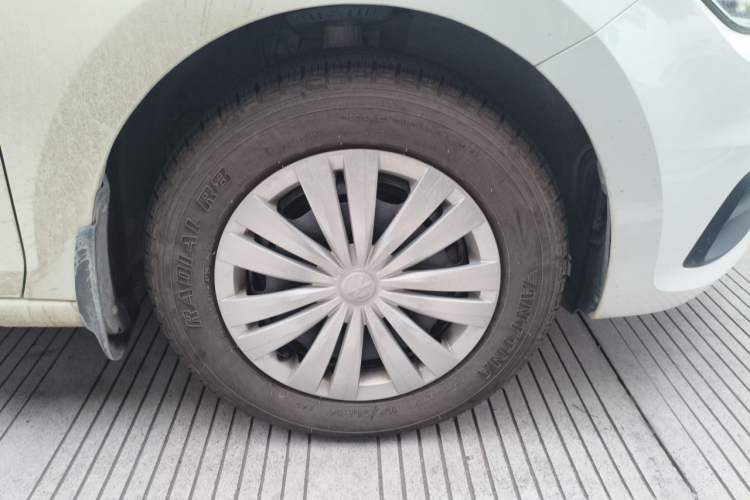 Used Volkswagen Santana 2021 1.5L Manual Fashion Edition Right Front Wheel Hub