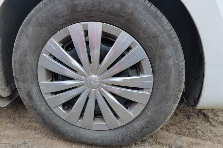 Used Volkswagen Santana 2021 1.5L Automatic Fashion Edition Right Front Wheel Hub