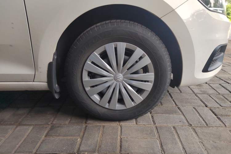 Used Volkswagen Santana 2021 1.5L Manual Fashion Edition Right Front Wheel Hub