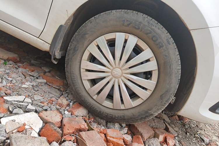 Used Volkswagen Santana 2021 1.5L Manual Fashion Edition Right Front Wheel Hub