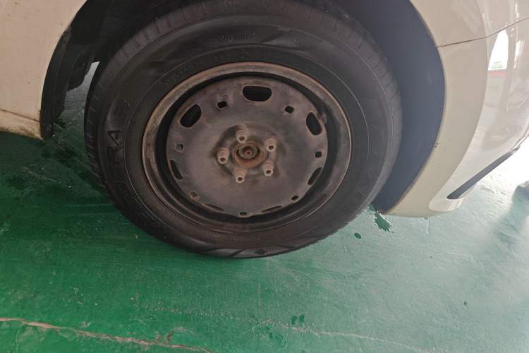 Used Volkswagen Santana 2021 1.5L Manual Fashion Edition Right Front Wheel Hub