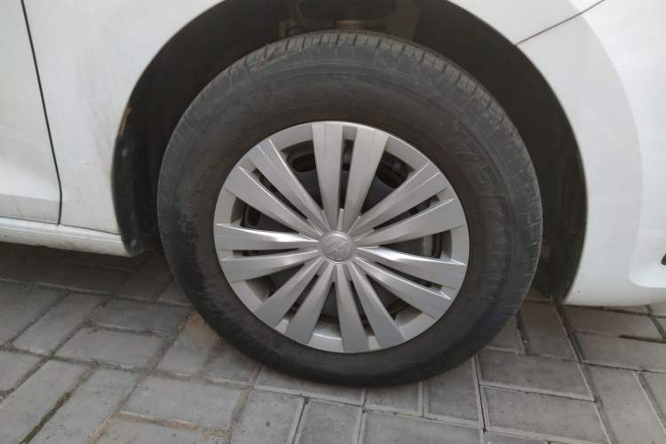 Used Volkswagen Santana 2021 1.5L Manual Fashion Edition Right Front Wheel Hub
