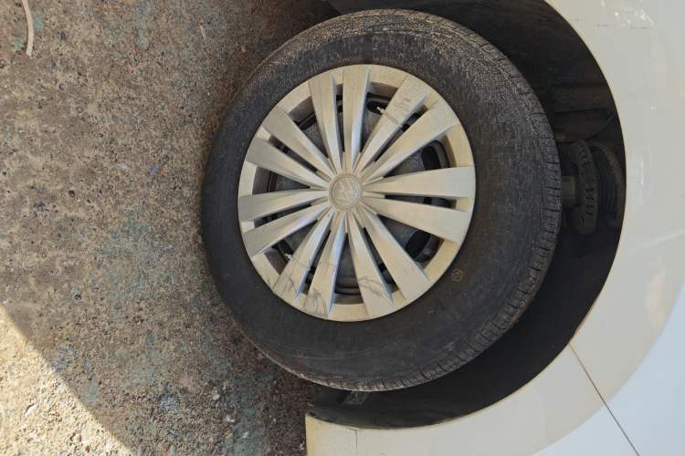 Used Volkswagen Santana 2021 1.5L Manual Fashion Edition Right Front Wheel Hub