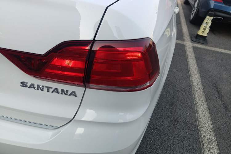 Used Volkswagen Santana 2021 1.5L Automatic Comfort Edition Right Rear Taillight