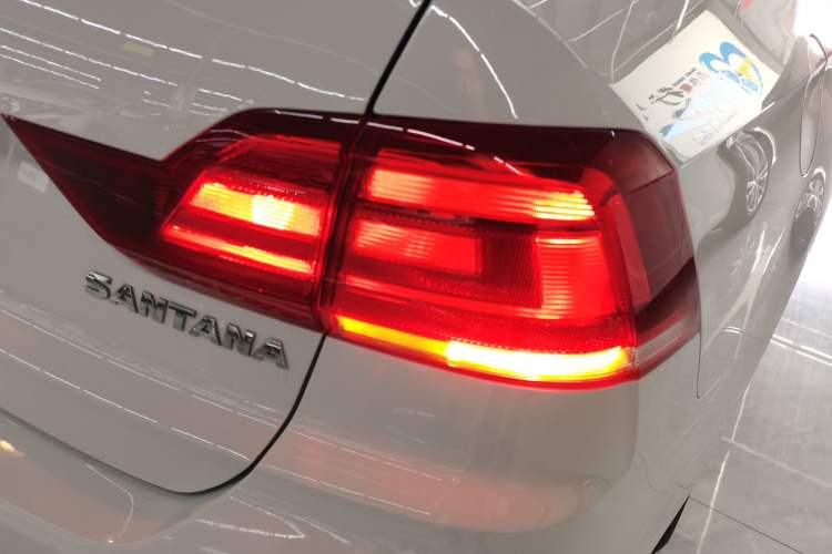 Used Volkswagen Santana 2021 1.5L Automatic Fashion Edition Right Rear Taillight