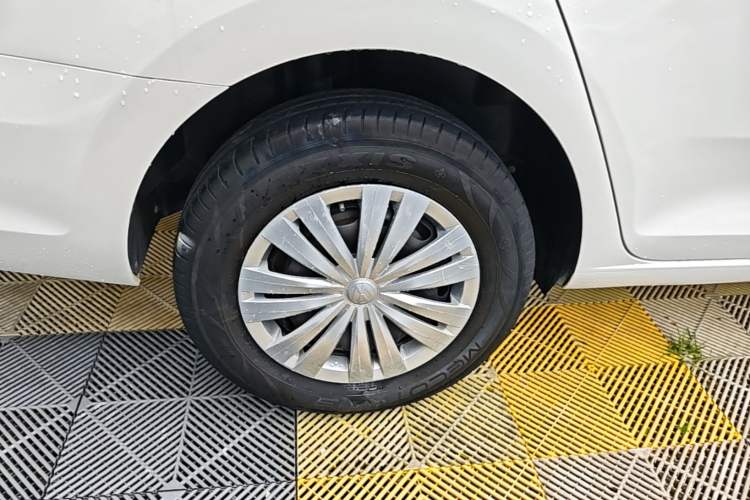 Used Volkswagen Santana 2021 1.5L Automatic Fashion Edition Right Rear Wheel Hub