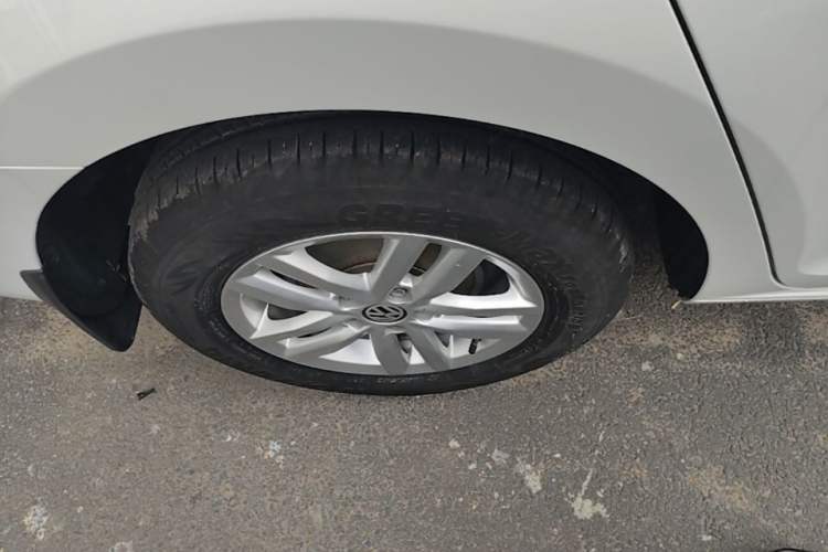 Used Volkswagen Santana 2021 1.5L Manual Fashion Edition Right Rear Wheel Hub