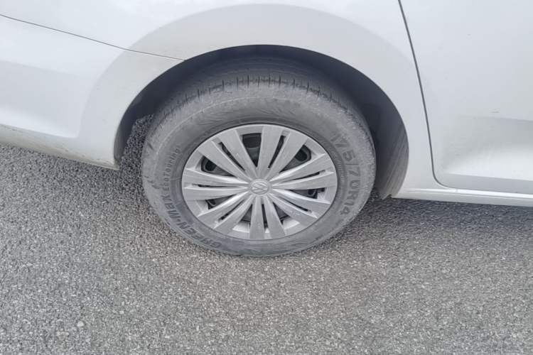 Used Volkswagen Santana 2021 1.5L Manual Fashion Edition Right Rear Wheel Hub
