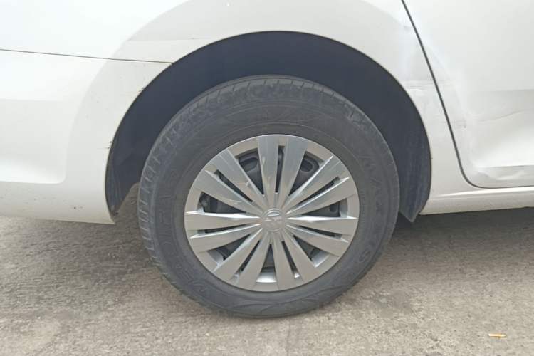 Used Volkswagen Santana 2021 1.5L Manual Fashion Edition Right Rear Wheel Hub