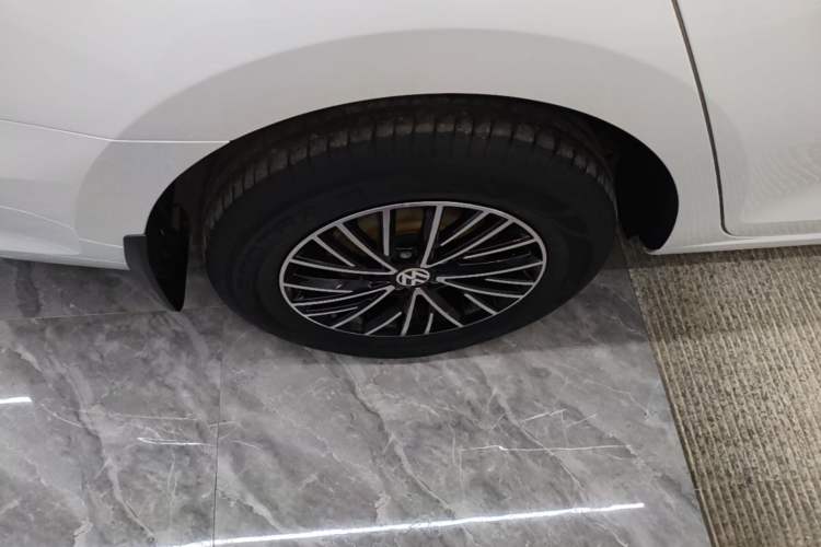 Used Volkswagen Santana 2021 1.5L Manual Fashion Edition Right Rear Wheel Hub