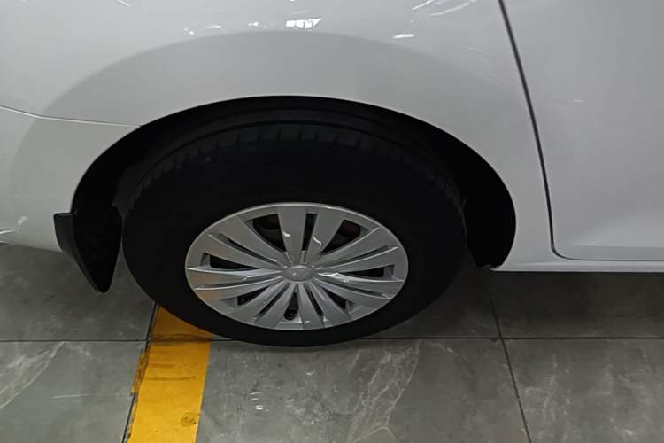 Used Volkswagen Santana 2021 1.5L Manual Fashion Edition Right Rear Wheel Hub