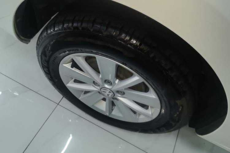 Used Volkswagen Santana 2021 1.5L Manual Fashion Edition Right Rear Wheel Hub