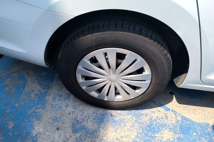 Used Volkswagen Santana 2021 1.5L Manual Fashion Edition Right Rear Wheel Hub