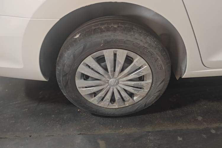 Used Volkswagen Santana 2021 1.5L Automatic Fashion Edition Right Rear Wheel Hub