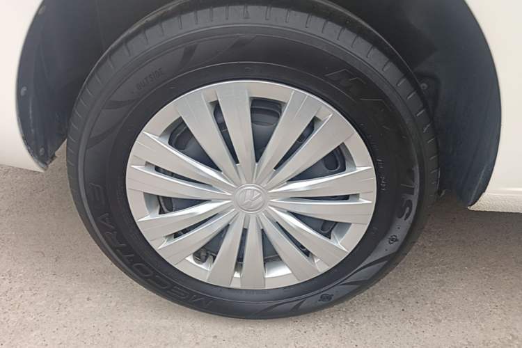 Used Volkswagen Santana 2021 1.5L Automatic Fashion Edition Right Rear Wheel Hub