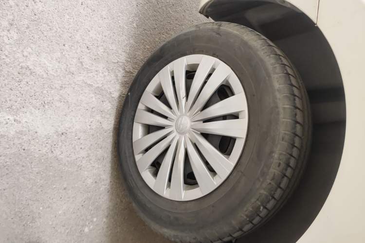 Used Volkswagen Santana 2021 1.5L Manual Fashion Edition Right Rear Wheel Hub