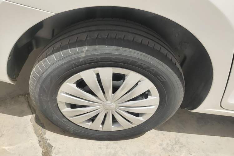 Used Volkswagen Santana 2021 1.5L Automatic Fashion Edition Right Rear Wheel Hub