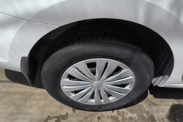 Used Volkswagen Santana 2021 1.5L Manual Fashion Edition Right Rear Wheel Hub