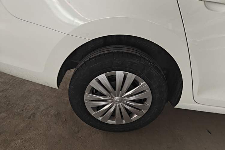 Used Volkswagen Santana 2021 1.5L Manual Fashion Edition Right Rear Wheel Hub
