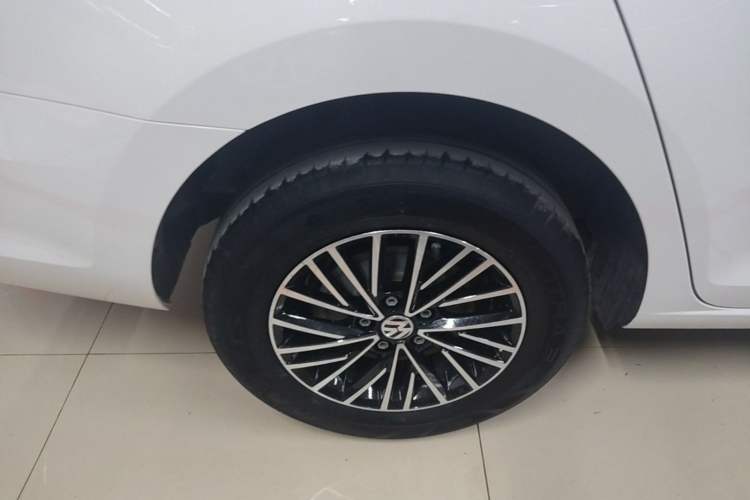 Used Volkswagen Santana 2021 1.5L Automatic Fashion Edition Right Rear Wheel Hub
