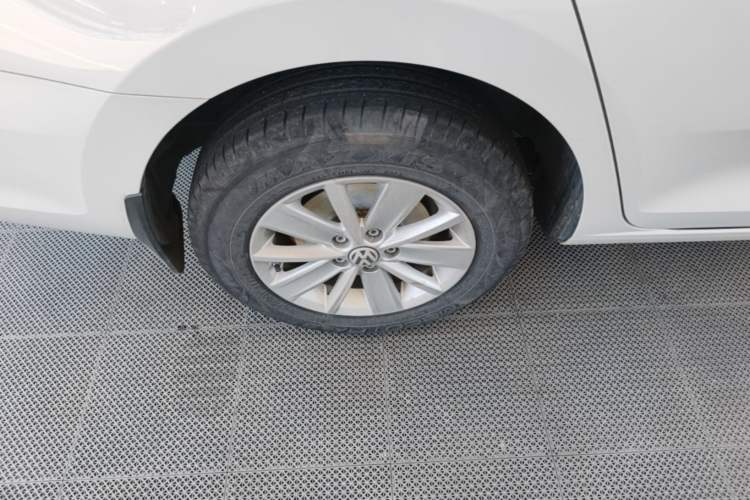 Used Volkswagen Santana 2021 1.5L Manual Fashion Edition Right Rear Wheel Hub